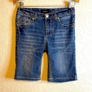 AMY Byer adjustable waist denim shorts size 14
